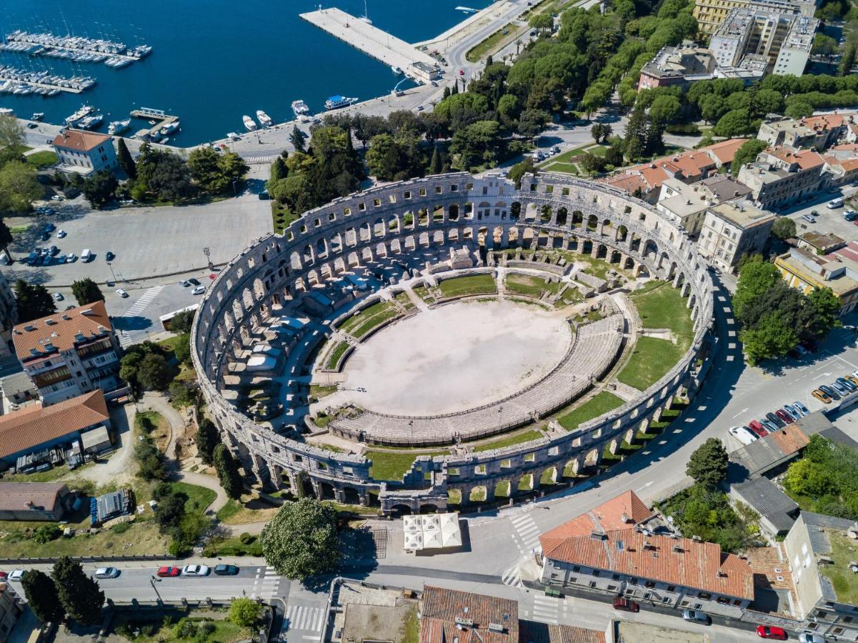 Bu2 Pula Studio Apartment Kültér fotó